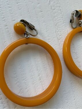 Vintage Bakelite Style Bold Amber Yellow Hoop Clip-On Earrings